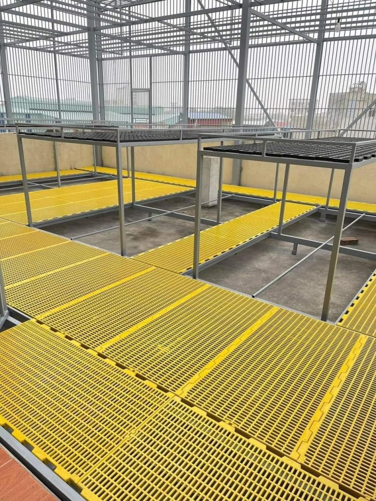 Tấm nhựa lót sàn chuồng chó