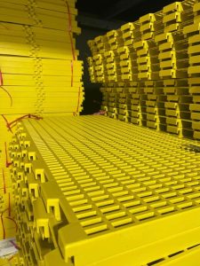 Tấm nhựa lót sàn chuồng dê